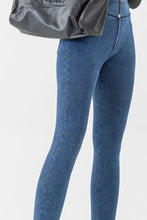 Load image into Gallery viewer, 00f9109d41794c5f972f3f6f75657363-Max