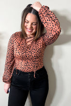 Load image into Gallery viewer, Leopard Plus Size Puff Sleeve V Neck Lace-up Slim Top