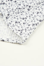 Load image into Gallery viewer, Black Floral Printed Crinkled Ruffled Bubble Sleeve Blouse