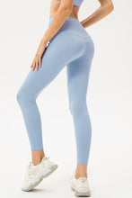 Load image into Gallery viewer, 8f51c0e7-727e-4943-9b93-f9396ea436c3-Max