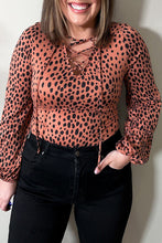 Load image into Gallery viewer, Leopard Plus Size Puff Sleeve V Neck Lace-up Slim Top