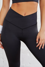 Load image into Gallery viewer, Black Arched Waist Seamless Active Leggings