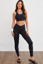 Load image into Gallery viewer, Black Arched Waist Seamless Active Leggings