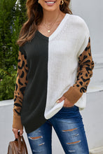 Load image into Gallery viewer, Print Contrast Color V Neck Sweater