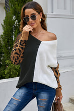 Load image into Gallery viewer, Print Contrast Color V Neck Sweater