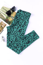 Load image into Gallery viewer, Classic Leopard Print Active Leggings