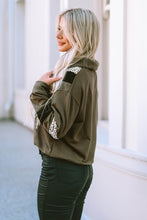 Load image into Gallery viewer, Green Leopard Contrast Splicing Quarter Zip Sweatshirt

