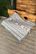 Load image into Gallery viewer, Bright White Western Pattern Tasseled Large Blanket 160*130cm
