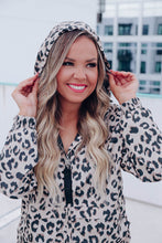 Load image into Gallery viewer, Leopard Zip Up Collared Hooded Windbreaker
