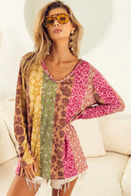 Load image into Gallery viewer, Multicolor Floral Leopard Mixed Print V Neck Long Sleeve Tee
