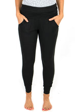 Load image into Gallery viewer, High Waist Pleated Pocket Leggings
