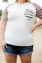 Load image into Gallery viewer, Plus Size Double Pocket Top
