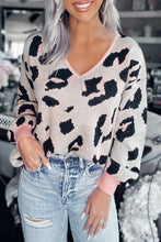 Load image into Gallery viewer, Contrast Trimmed V Neck Leopard Sweater
