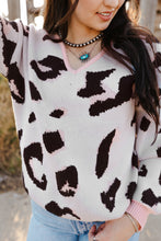 Load image into Gallery viewer, Contrast Trimmed V Neck Leopard Sweater
