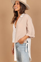 Load image into Gallery viewer, V Neck Collared Curved Hem Contrast Colorblock Shirt
