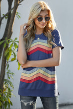 Load image into Gallery viewer, Colorful Wavy Stripes Print Short Sleeve Tee
