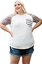 Load image into Gallery viewer, Plus Size Double Pocket Top
