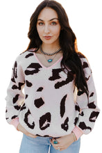 Load image into Gallery viewer, Contrast Trimmed V Neck Leopard Sweater
