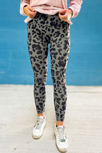 Load image into Gallery viewer, Classic Leopard Print Active Leggings
