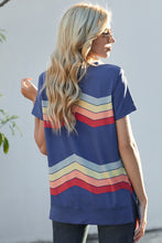 Load image into Gallery viewer, Colorful Wavy Stripes Print Short Sleeve Tee
