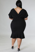 Load image into Gallery viewer, Plus Size Pleated V Neck Ruffle Hem Bodycon Dress
