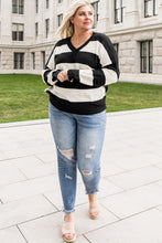 Load image into Gallery viewer, Black Black Plus Size Colorblock V Neck Loose Sweater

