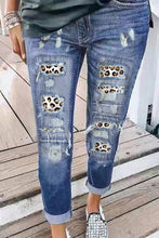 Load image into Gallery viewer, Print Ripped Jeans
