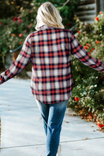 Load image into Gallery viewer, Plus Size Plaid Pattern Shirt
