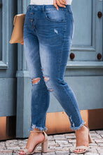 Load image into Gallery viewer, Plus Size High Rise Buttons Skinny Jeans
