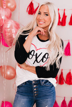 Load image into Gallery viewer, XOXO Heart Graphic Contrast Sleeve Tee
