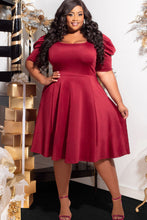 Load image into Gallery viewer, Plus Size Ruched Puff Sleeves Fit Flare Midi Dress
